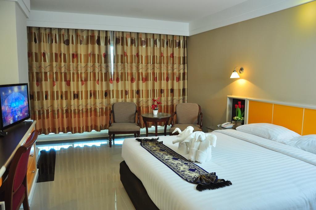 Grand Naga Hotel Udon Thani Room photo